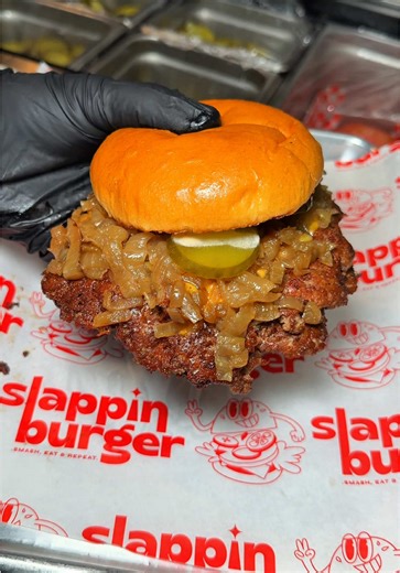 Slappin Classic Burger 🍔 📍 41 Lebovic Ave, Scarborough #burgerlover #burger #smashburger #viralfood #torontofood