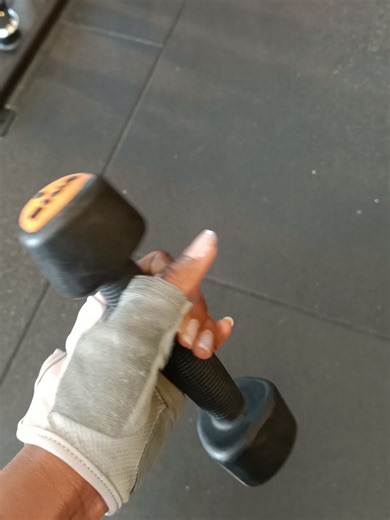 I built this brick by brick 🏋🏾‍♀️ #gymgirlie #lifting #funny #fyp #pinkyinfrance
