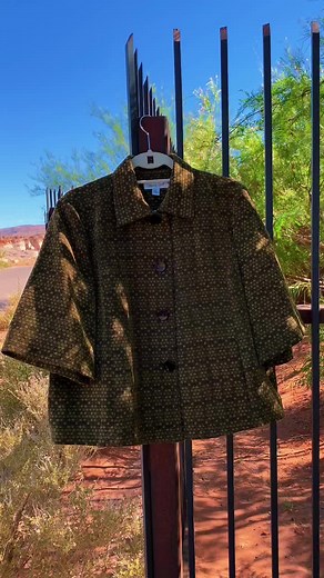 🖤 Vintage Coldwater Creek Jacket up for grabs! 🖤 Check out Scorpiodelic on insta to claim! #thrifted #thriftedfashion #smallbusiness #sustainablefashion