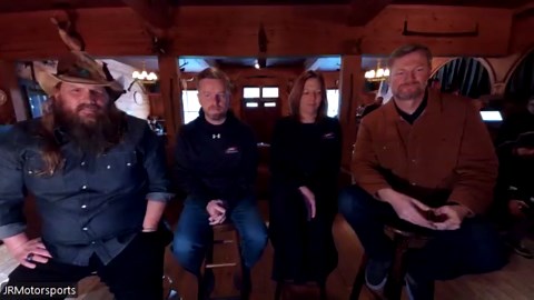 Kyle Larson wins third Chili Bowl Nationals title