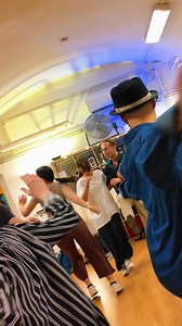 Entdecke den coolsten und lustigsten Tanz aller Zeiten: LINDY HOP! • "Ein-Tages-Urlaub-pro-Woche" für Körper und Seele • Swing Musik, die dich zum Tanzen bringt! • Paartanz mit viel Raum für Kreativität & Improvisation Tauch ein in unsere Welt des Lindy Hop: Anmeldung ab sofort möglich! 96 € pro 6 Wochen (70 Minuten) Flatrate für unendlich Tanzspaß ab 2 Kursen Samstags Party/Training inkludiert Lerne mit uns - Partner oder nicht: https://www.swingaut.at | Nora and Dom - Swing AUT - Lindy Hop in 