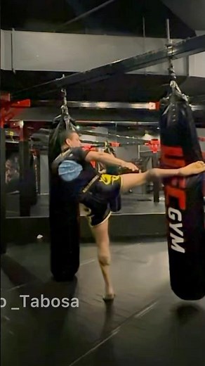 #muaythai Chute Circular (Roundhouse Kick):Um clássico