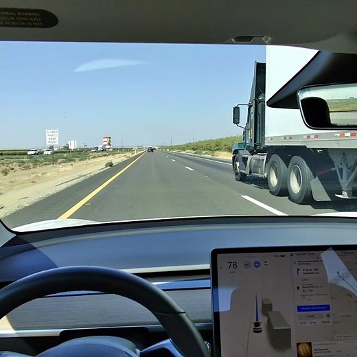 テスラ＞自動運転＞ナビゲート・オン・オートパイロット＞自動追い越し・車線変更機能（これはすごい！！） ショート動画【レイバン ストーリーズで撮影しました】