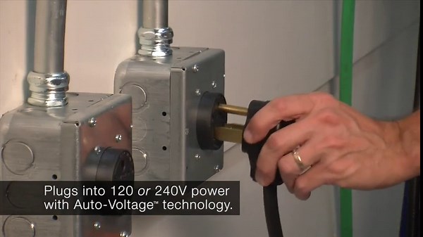 Hypertherm Powermax 30 XP Plasma Cutter with Case 088079