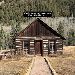Spooky season is best spent at one of Colorado’s historical ghost towns. 👻 With nearly 700 to choose from, Ashcroft Ghost Town near Aspen, CO, is a great place to start! Learn about the state's Western history and experience some spine-tingling thrills along the way. | Visit Colorado