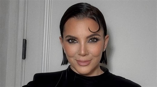 15K views · 130 reactions | Kris Jenner is always game for a fresh look. She explains why she got another facelift: bit.ly/4lFi5QF | E! News | Facebook