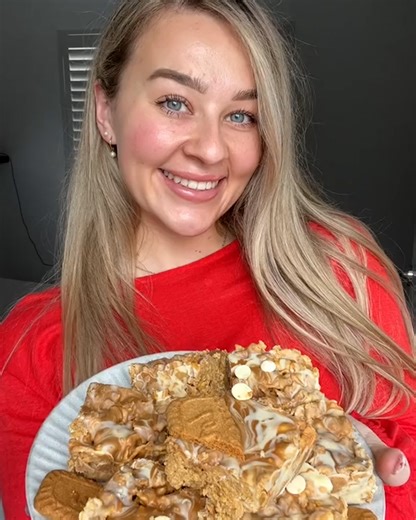 297K views · 2.2K reactions | Biscoff cornflake slices are my idea of heaven 襤 | FOODbible | Facebook