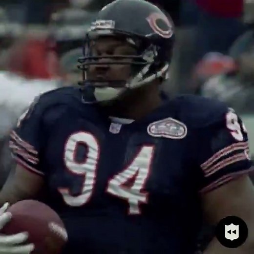 Not sure if there is anything as exciting as a big man INT. We see you, Keith Traylor. 🤣 (via NFL Throwback) | NFL on FOX