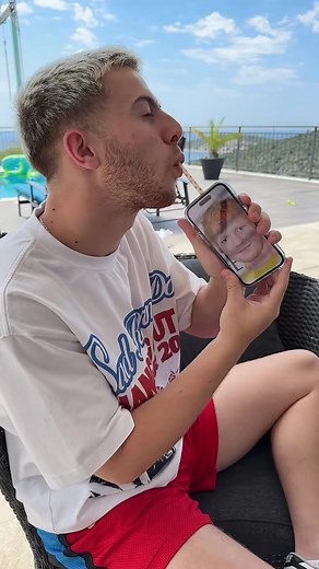 Le succès incroyable de Michou avec Ed Sheeran !