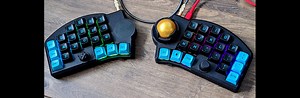 A custom Ximi keyboard build with a trackball #RP2040 #PiDay #Keyboard @yingkun @Raspberry_Pi