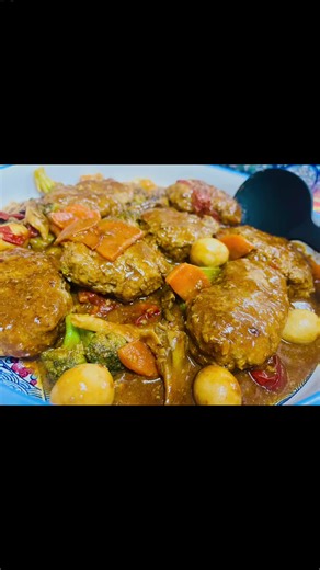 28日娘と息子がやって来た 久しぶりにワイワイ話しながらの晩ごはん⭐️ #煮込みハンバーグ #ポテサラ #鶏の唐揚げ #カブの煮物 #豚巻きチーズ