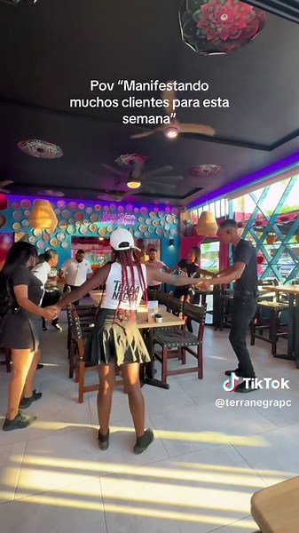 ¡Manifestamos que todos vengan a disfrutar del mejor ambiente en Punta Cana, solo en Terra Negra!🤭🧘‍♀️🕯️ Recuerda que todos los días tenemos #KaraokeNight e increíbles y refrescantes promos que no te puedes perder.🤩 ¡Te esperamos para celebrar y cantar al puro estilo mexicano!🍻🇲🇽 #TerraNegra #MexicanFood #MexicanCantina #MexicanAndFusionCuisine #PuntaCana #DominicanRepublic #Humor #Comedia #Manifestando