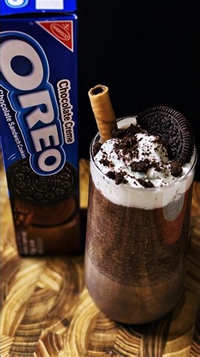 Creamy Oreo Milkshake 🍪🥤 | Easy 3-Ingredient Recipe #oreomilkshakerecipe #oreo #shortsfeed