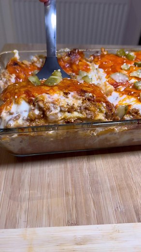 691K views · 6.7K reactions | Cheeseburger lasagna - the ultimate indulgence 燎襤 #recipes #homecooking #healthyeating #cheeselover #cheeseburger #pasta #pastalover #caloriecounting #weightwatchers #slimmingworld #swuk #recipeideas #highprotein #highproteinmeals #familymeals #recipeshare #foodie #foodforthought #foodforthesoul #foodforfoodies #cooking #burgers | Fraser Reynolds | Facebook