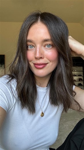 3 easy steps to make any outfit feel more youthful! #howtolookputtogether Getting dressed in my 30’s has been weird / challenging especially post moving to suburbs, having kid etc. I feel youthful but I’m not trying to look like gen z, you know? If you feel the same you are not alone! | Emily DiDonato