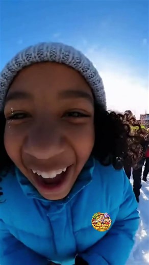 SNEEUWBAL gevecht POLITIE tegen KINDEREN ❄️👮‍♂️