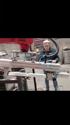 Asservimento e pallettizzazione automatizzata.