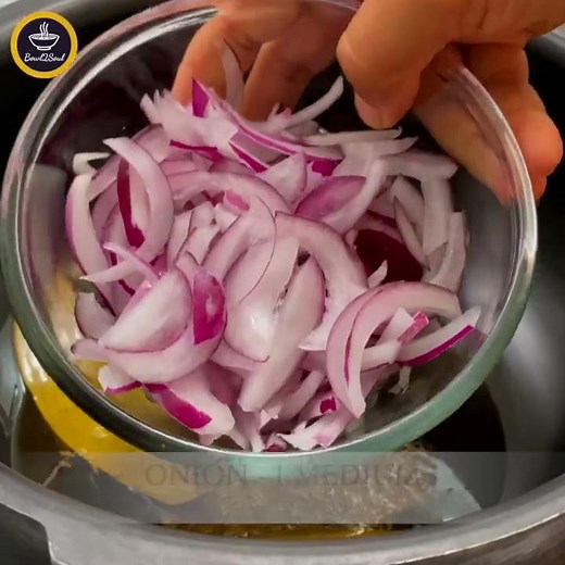 QUICK CHICKEN BIRYANI RECIPE IN PRESSURE COOKER | FAST & EASY WAY TO MAKE CHICKEN BIRYANI