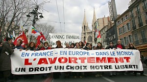 L’avortement dans la charte des droits de l’UE ? La réponse des têtes de listes - RTBF Actus