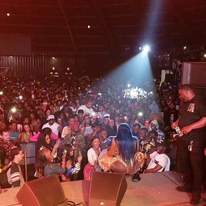 1.5M views · 10K reactions | Look how the wicked security man make the girl drop  bun mi eesi man | Spice | Facebook