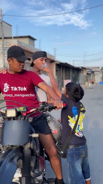 Humor y Comedia en Ecuador: Buscando la Iglesia