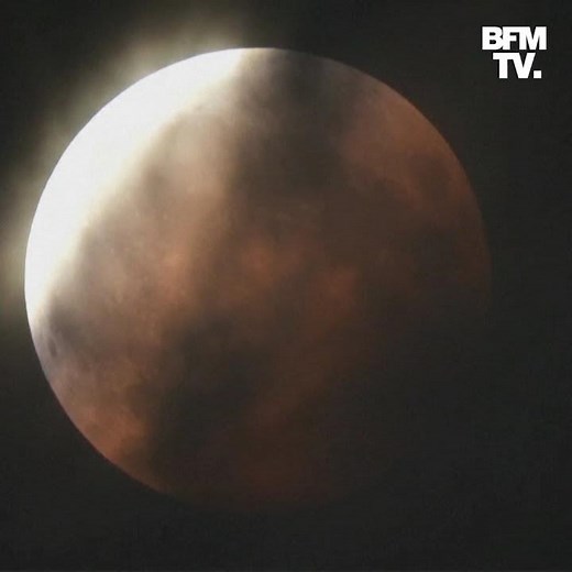 Les images de la « super lune » qui a illuminé le ciel ce mercredi