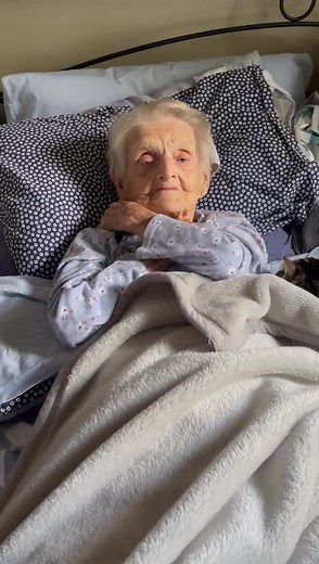 876K views · 10K reactions | A little bit of Dorothy came out today ...