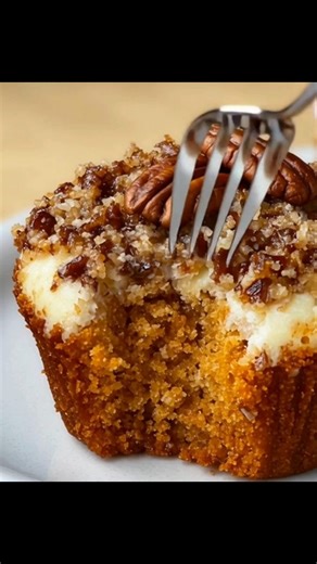 2.5K views | Maple Pecan Cupcakes Ingredients: - 5.3 oz (150 g)...
