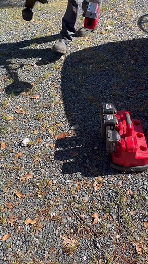 Milwaukee Quik-Lok string trimmer is perfect for me as a homeowner, it will be interesting to see it in the commercial space more frequently as California cracks down on the sale of new gas powered equipment. I’m wearing the new Milwaukee FREEFLEX Unlined Bib Overalls, which I did receive for free. I do like them more than the carhartt overalls I have. They’re more comfortable and the straps don’t loosen up like the carhartt ones. #MilwaukeeTool #NothingButHeavyDuty