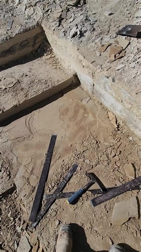 #formation #fossils #stingray #fossil #paleontology #geology #dig #greenriverformation #funnight #explore #wyoming | Luke Sutton