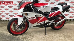 178K views · 583 reactions | "Yamaha said the 1991 V-twin TZR250R was the closest thing to an actual Grand Prix race bike they’d ever built." Full buyers guide ➔ bit.ly/TZR250R Get a classic quote ➔ bit.ly/2nnBrPO [ #CLASSICOFTHEWEEK ] | Bennetts | Facebook