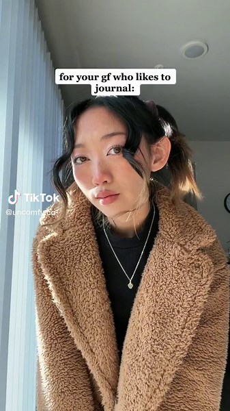 Handcrafted Clay Pen Holder for Your Girlfriend: Gift Ideas