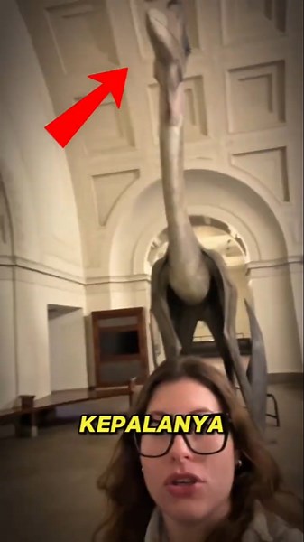 Wanita Ini Tak Sengaja Merekam Kejadian Aneh di Museum 😨 #shorts #creepy #viralvideo