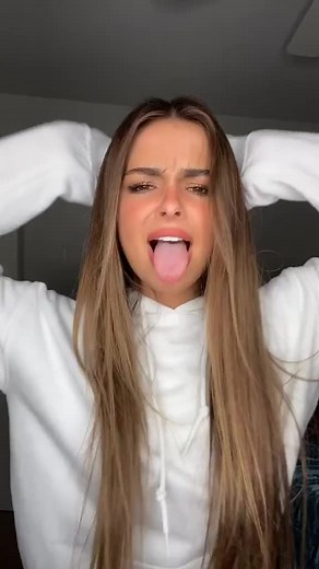 Hilarious Faces on TikTok! Laugh Out Loud with Addison Rae