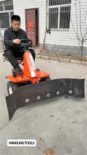 Compact Electric Manure Pusher for Easy Farming