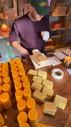 2.1K views |  Emballage de savons. Lentement. À la main. Un à un.  Wrapping soaps. Slowly. By hand. One by one. #organicsoaps #coldprocess #saponificationafroid #faitmain #slowlife | Apis Cera | Facebook