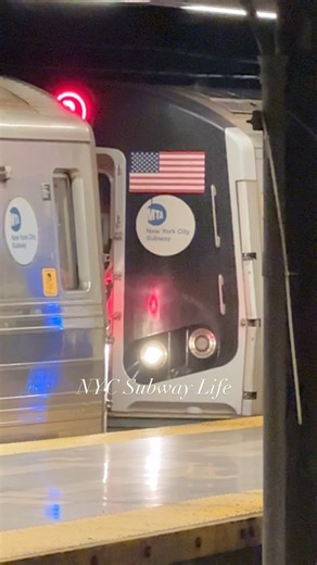 279K views · 686 reactions | South Bound R Train Getting Close Enough to The Platform to Begin Evacuating The Train. #NYCSubway #NYC #MTA #NewYorkCitySubway #LIRR #SubwayTrain #NYCTransit You can now buy me a coffee: https://bmc.link/NYCSubwayLife | NYC Subway Life | Facebook