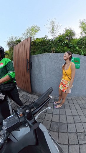 Bule Jepang auranya memang beda sekali,jadi gak fokus nyetir nya | Rantung Iver