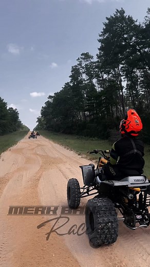A minute video of the OG Banshee 🦍 #banshee #banshee350 #yamahabanshee #bansheelife #bikelife #sheecrispy #bansheetiktok #atv #2smoke #4stroke #merkbanshee #2stroke #fyp #bansheekilla #yamaha #bansheetok #racing #race #quad #quads #honda #450г #yfz450r #trx450r #yfz #raptor700