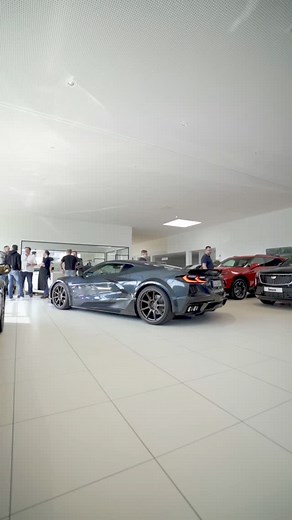 Callaway Supercharged Corvette C8 Performance Data has been published! Max. Horsepower – 687 bhp @ 6450 rpm Max. Torque – 643 lb-ft @ 4450 rpm Acceleration, 0-60 mph – 2.67 sec Quarter-Mile ET / Speed – 10.64 sec @ 129 mph #powerfullyengineered #callawaycorvette #callawaysuperchargedC8 #c8corvette #superchargedC8 #superchargedstingray #carbonfiber #C8widebody #callawaycompetition | Callaway Cars Inc