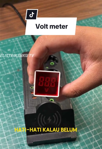 Volt meter colok digital untuk mengetahui besaran tegangan yang ada di rumah #instalasilistrik #listrikpintar #voltmeter #soundsystem