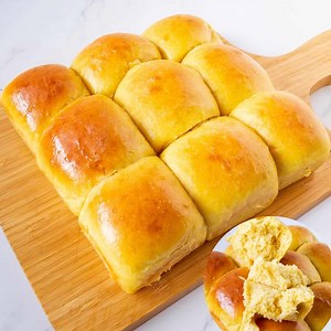 Soft and Fluffy Pumpkin Rolls – Easy Fall Bread