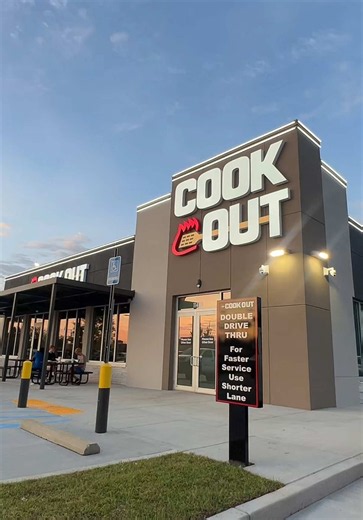 Cook Out Gulfport Review: Big Double, Quesadilla & Peach Shake