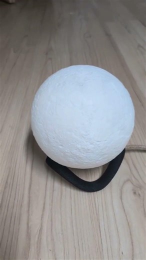 3D-printed Moon lamp #3dprinting