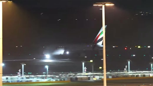 Emirates Airbus A380-800 Night Departure Experience