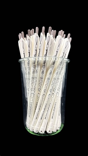 frauchlaemmerlisack.ch on Instagram: "✨ WICHTIG: Exklusiv bei mir erhältlich! ✨ Unsere Tütenhüter im einzigartigen Design von Frau Chlämmerlisack mit dem #teamsälbermache Design sind jetzt und NUR auf www.frauchlammelisack.ch verfügbar! 👜💖 Bei Fragen dazu sende mir bitte eine E-Mail oder hinterlasse mir eine PN. Ich freue mich auf eure Nachrichten! 📩 #shopsmallbusinesses"