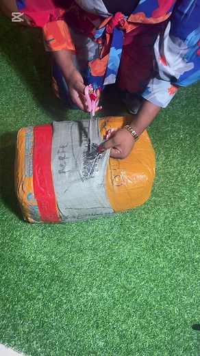 BELOW IS A BREAKDOWN OF WHAT YOU WILL LEARN 1)How to source for the best products in your Niche 2)How to Communicate with Suppliers 3)How Calculate your Profit 4)How to pay Suppliers 5)Risk Management 6)How to source for Manufacturers 7)How to get your Goods delivered 8) How to cut down shipping cost 9) Best shipping Method to use 10)How to Sell out 11)Free importation Guide E book #CapCut #miniimportation #business #fypp #ECommerce