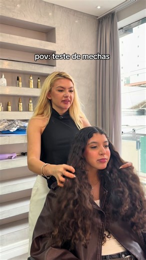 Teste de mechas em cabelo cacheado - mechas com papel crepe