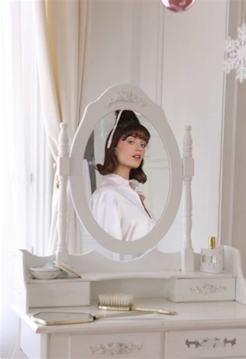 Cindy Lou Who: A Holiday Cheer by Lacey Lou