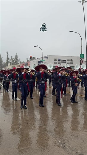 “La Vikina” Delfines Marching Band🇲🇽🥁🐬 en el Desfile de las Rosas en Pasadena California 01/01/2026❤️ #delfinesmarchingbandméxico #FueraDeLineaMB #FelizAñoNuevo #roseparade #pasadenacalifornia